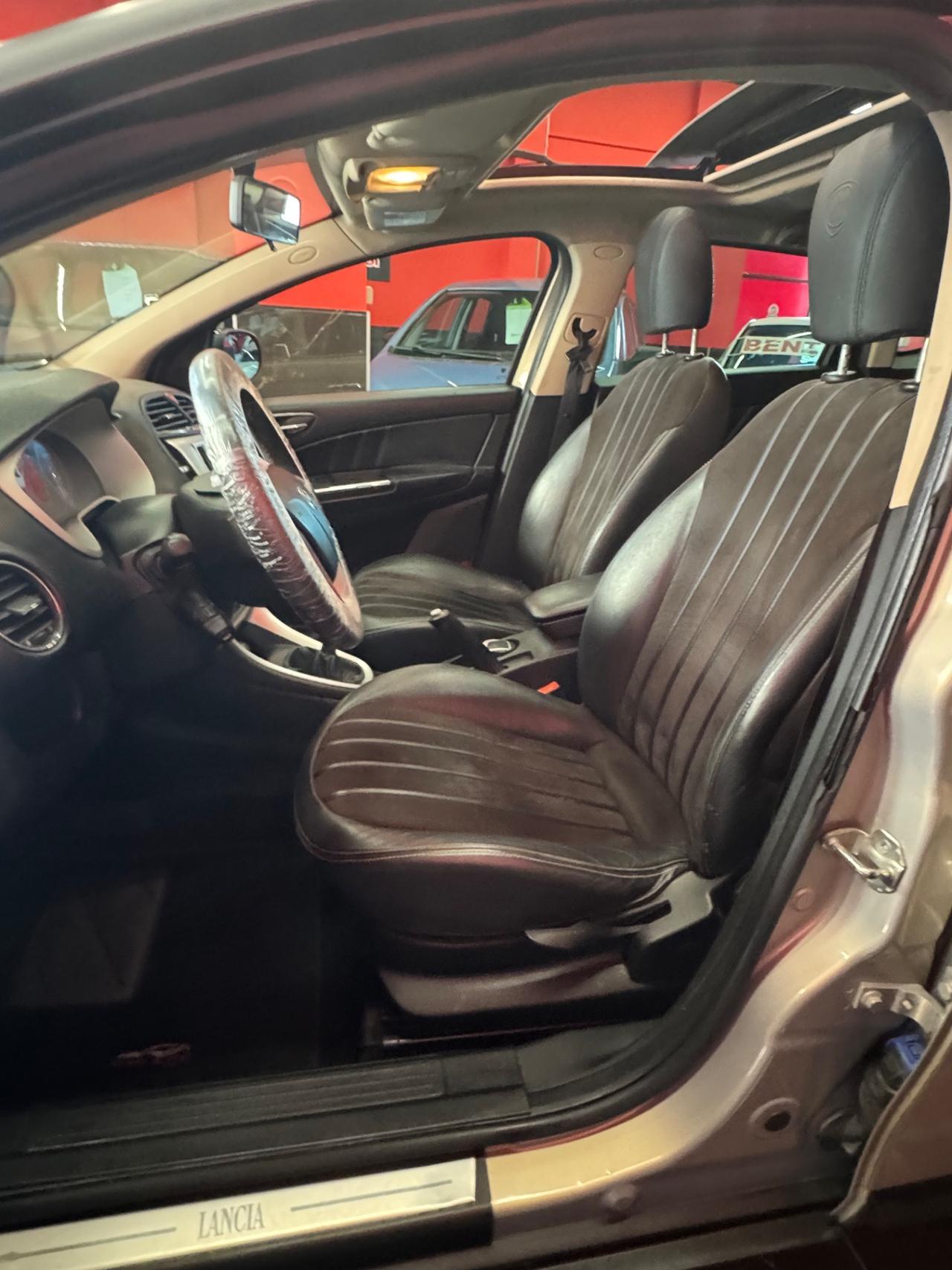 Lancia Delta 2.0 MJT DPF Platino 165cv