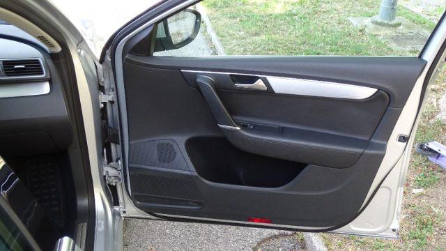 VOLKSWAGEN Passat Var. 2.0 TDI 140 cv, DSG High. BM.Tech., Garanzia.