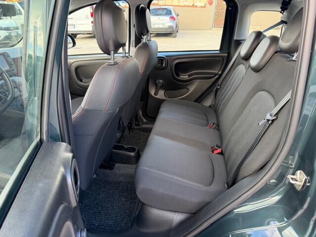 Fiat Panda Cross 1.0 FireFly S&S Hybrid GARMIN