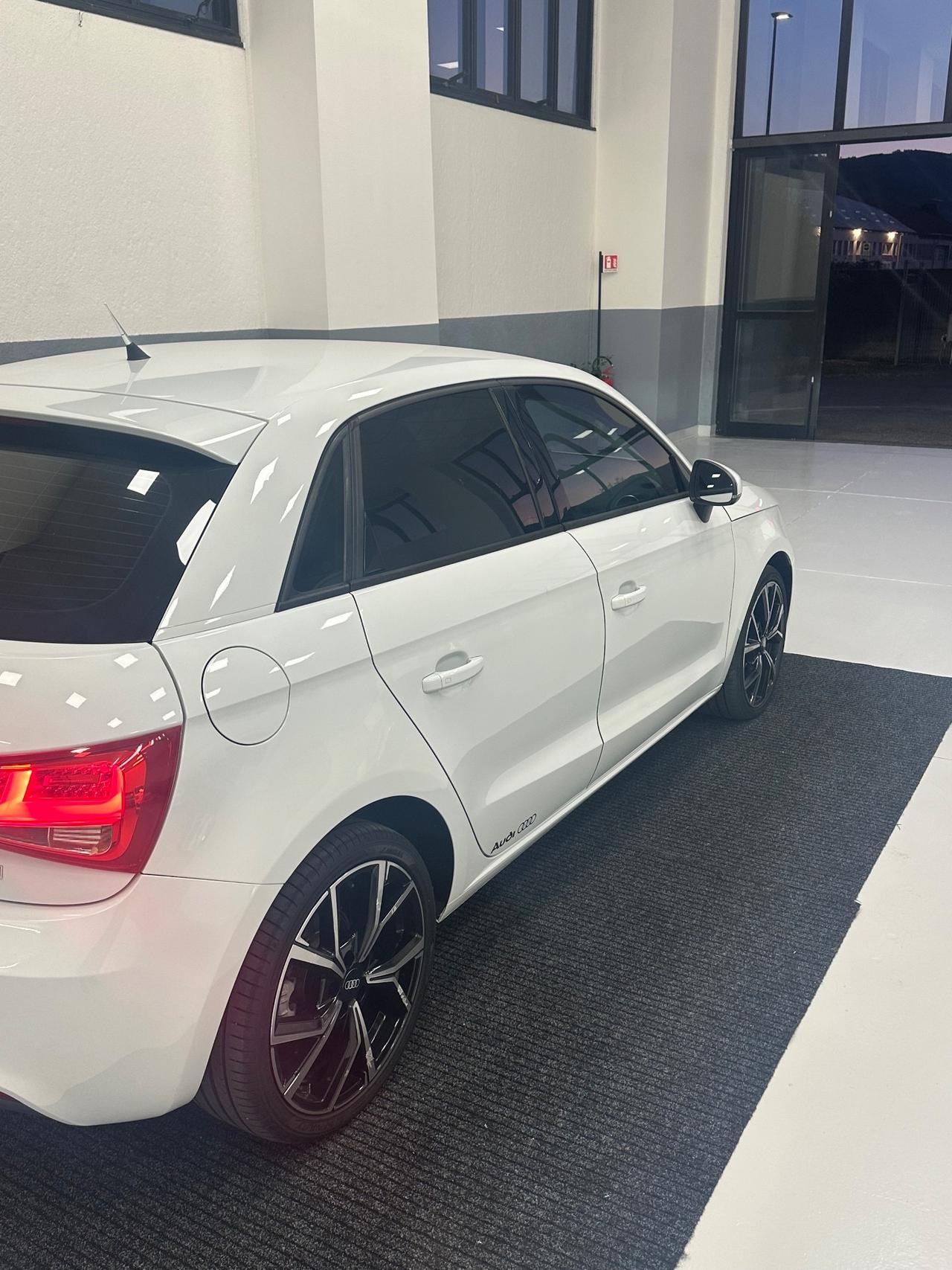Audi A1 1.6 TDI S tronic line edition