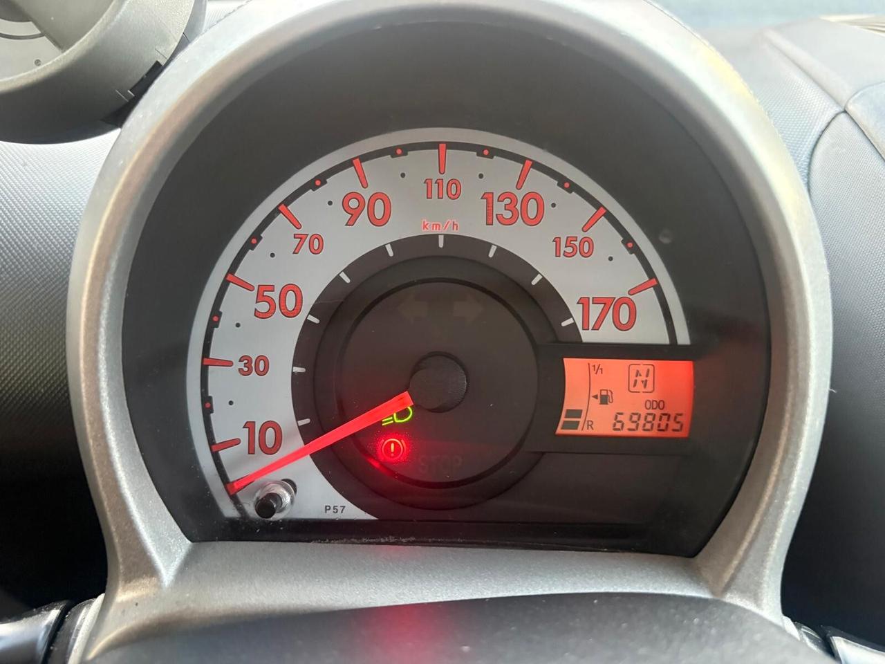 Peugeot 107 1.0 68CV 5p. Sweet Years 2Tronic
