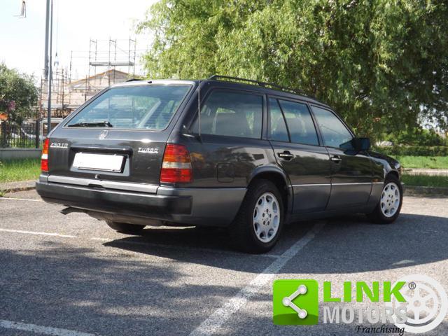 MERCEDES-BENZ 250 TD Turbo in discrete condizioni di carrozzeria