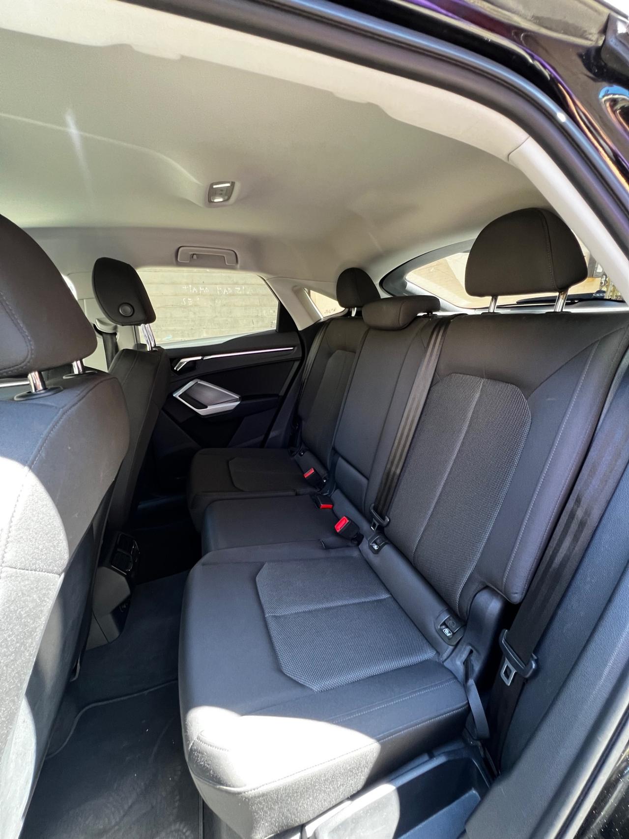 Audi Q3 SPB 35 TDI total black