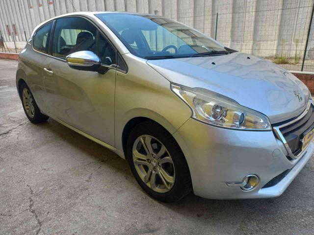 PEUGEOT 208 serie 1.2 VTi 82 CV 3 porte Allure neopatentati