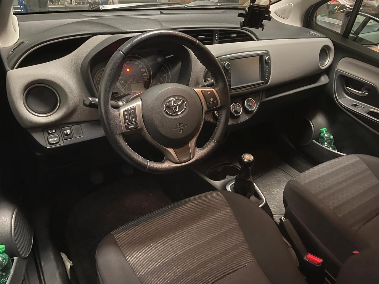 Toyota Yaris 1.0 5 porte Lounge *29.000KM*