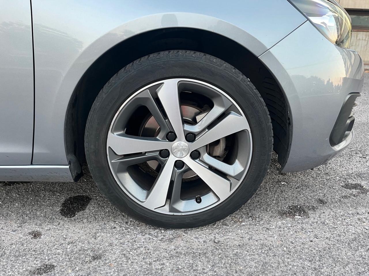 Peugeot 308 BlueHDi 130 S&S Allure