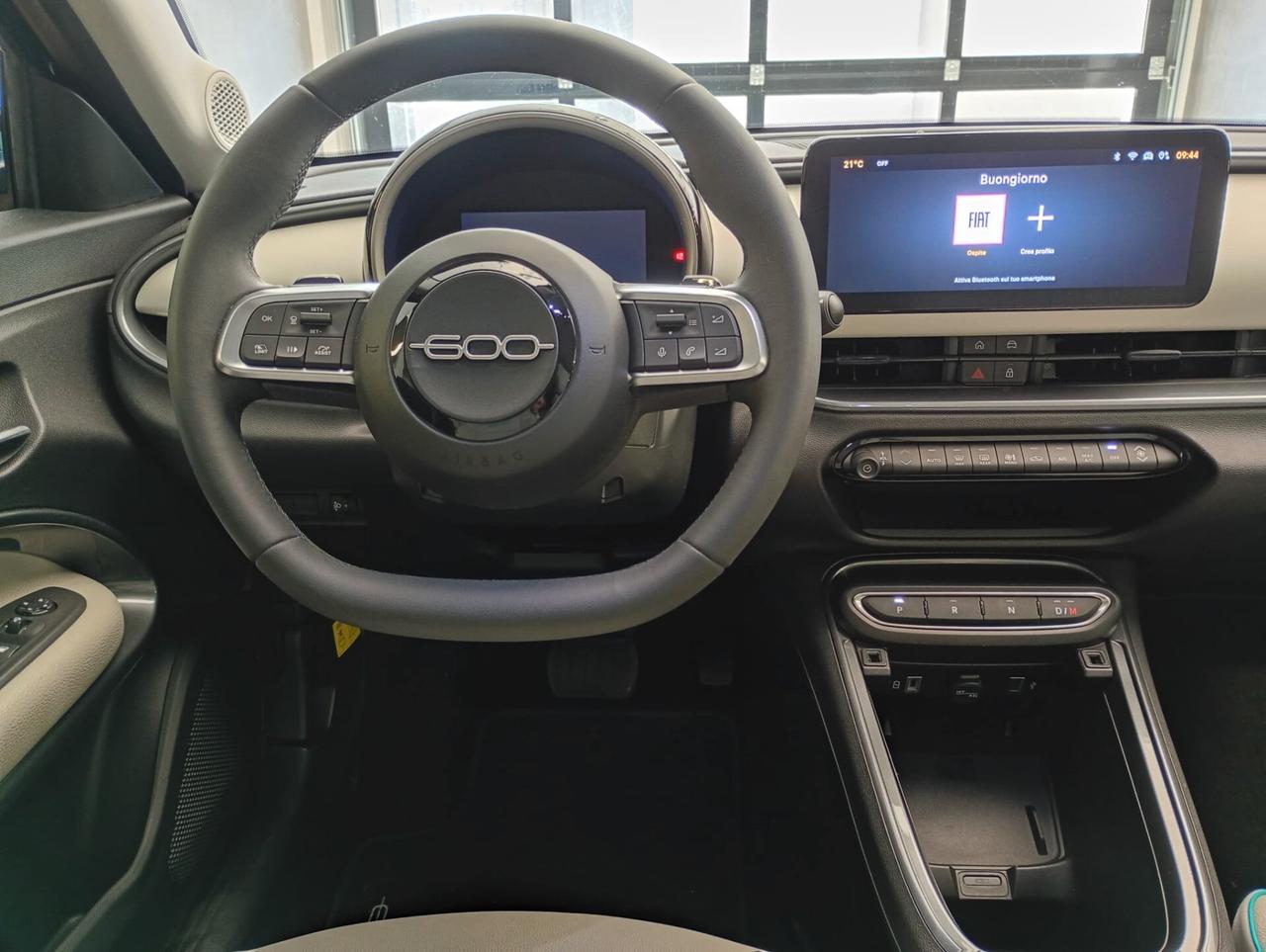 FIAT 600 HYBRID 136CV AUTOMATICA LA PRIMA – 23.000 KM – FULL OPTIONAL