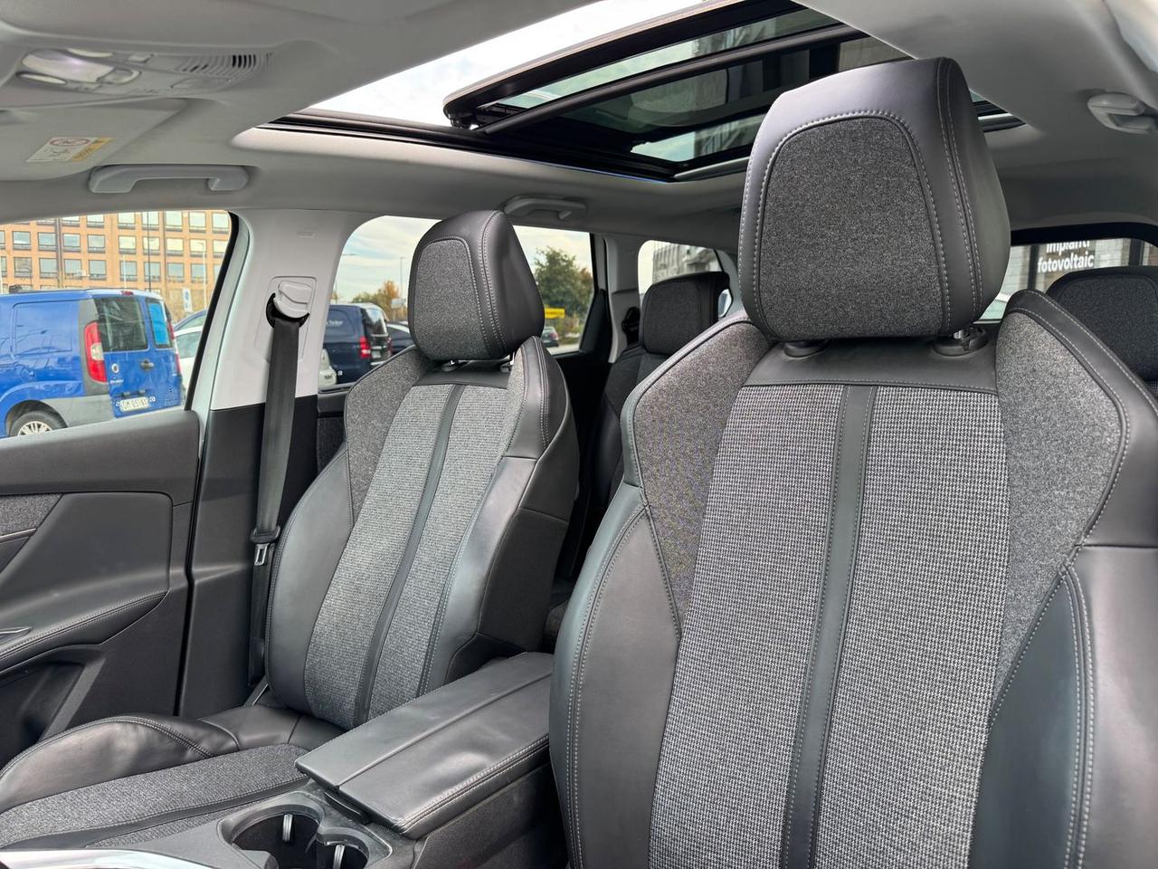 Peugeot 5008 1.5 Blue HDI 130 Allure 7 Posti #7721