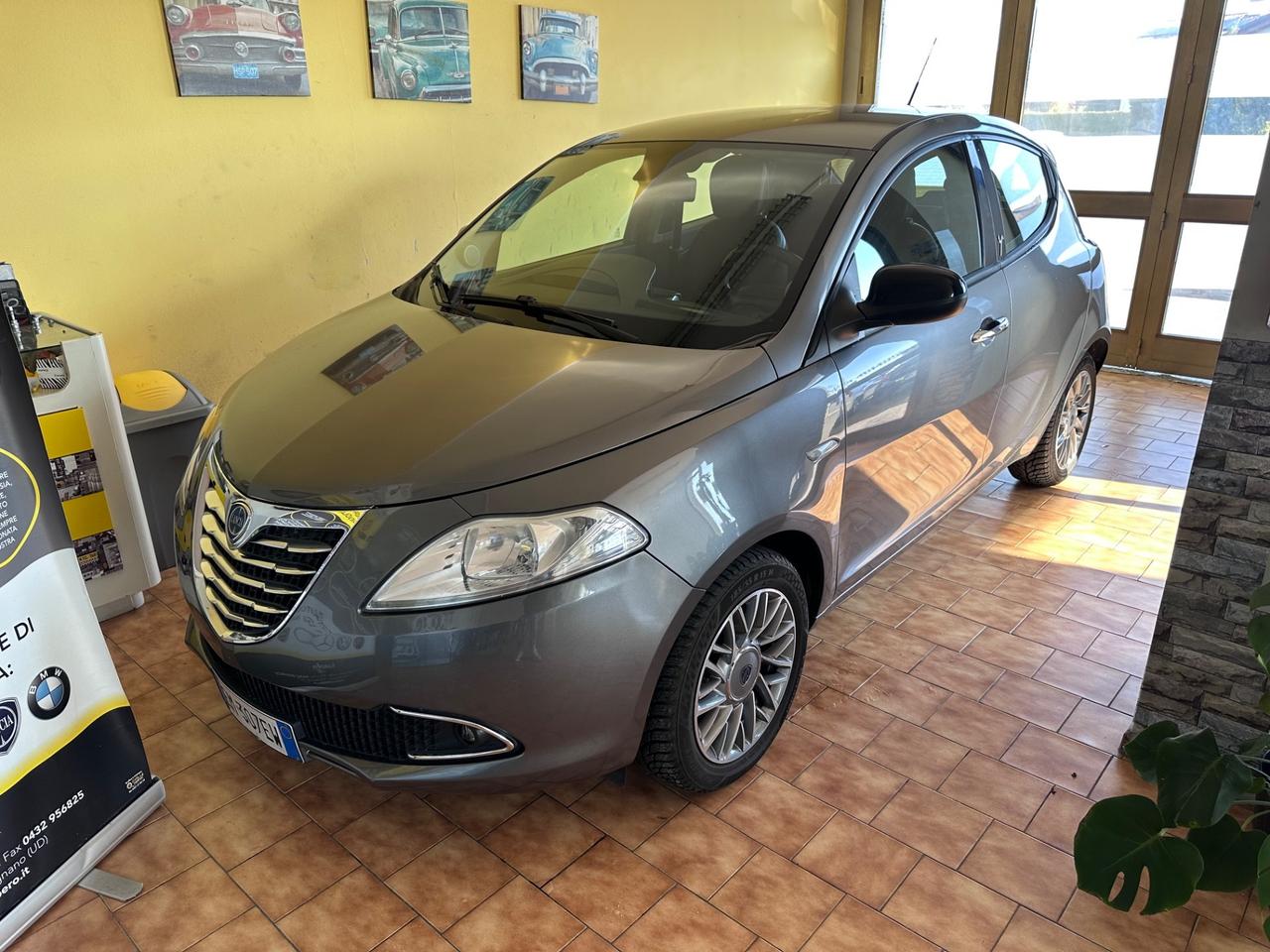 Lancia Ypsilon 900benz. Cambio automatico