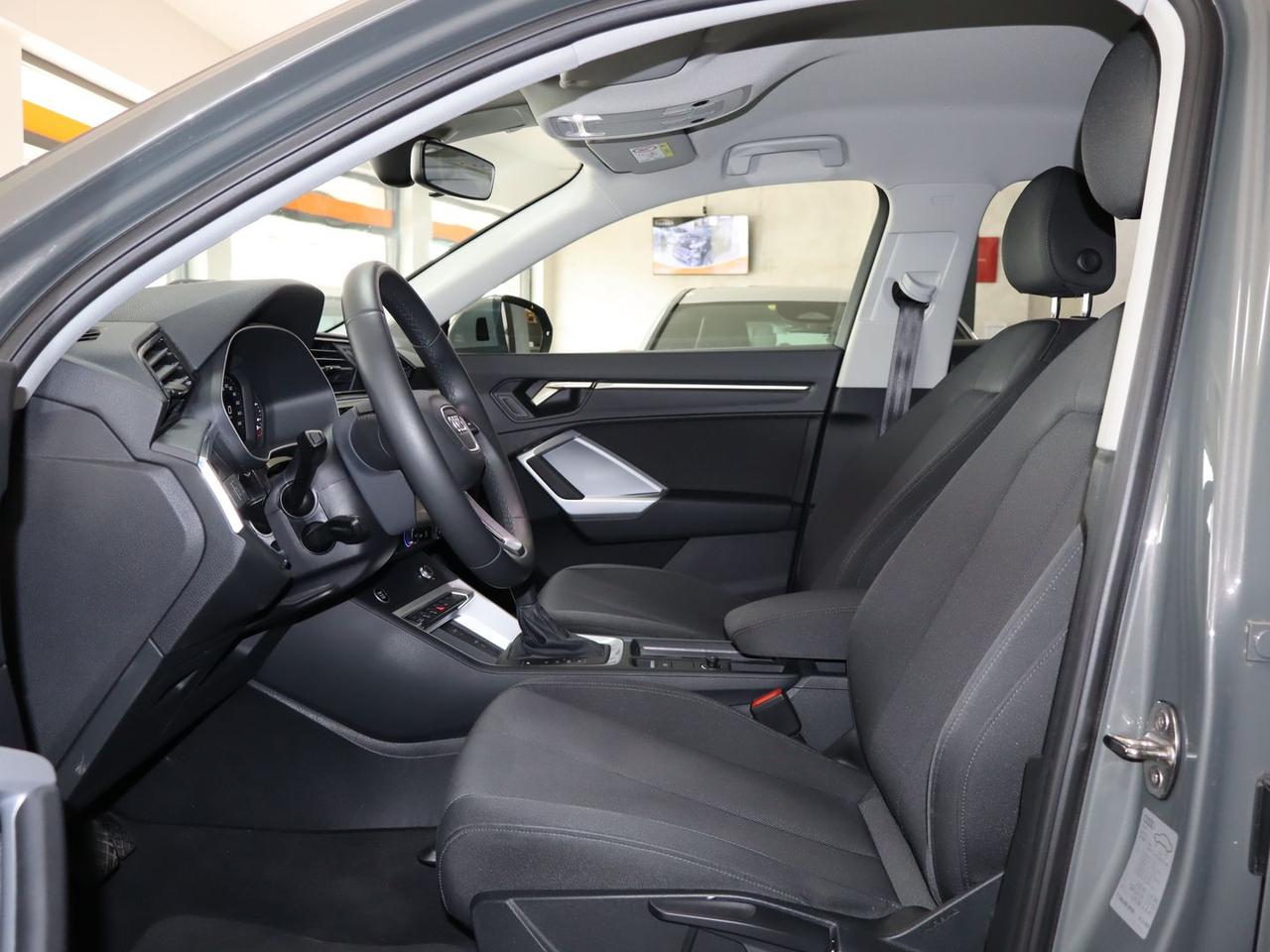 Audi Q3 Business 2.0 35 TDI #10705