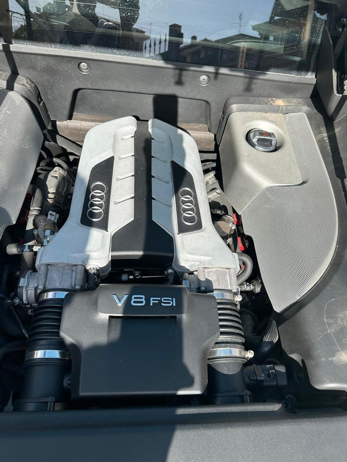 Audi R8 4.2 V8 FSI quattro R tronic