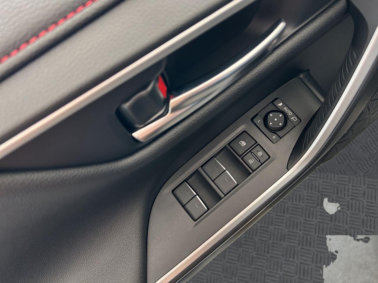 Toyota 2.5 PHEV MORE DYNAMIC AWD