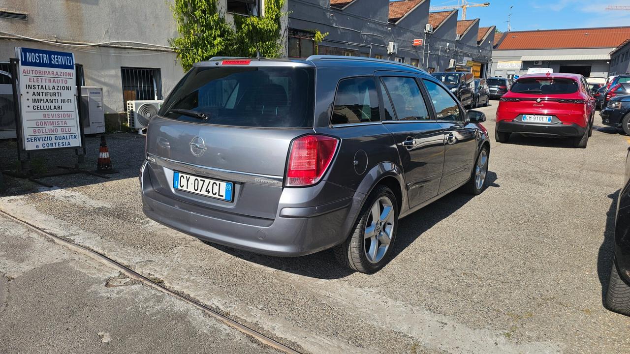 Opel Astra 1.6 16V Twinport 5 porte Cosmo