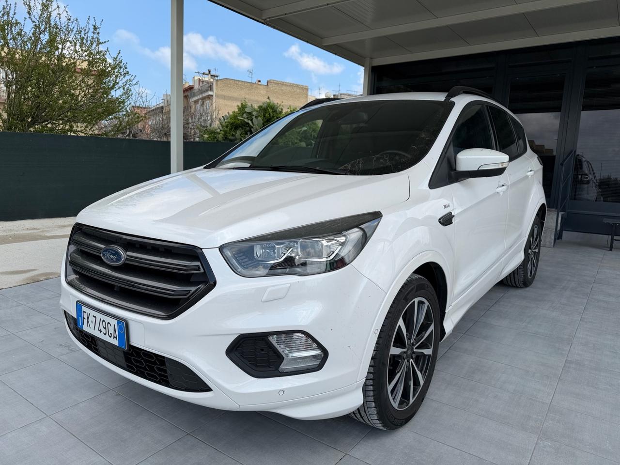 Ford Kuga 1.5 TDCI 120 CV S&S 2WD Powershift ST-Line