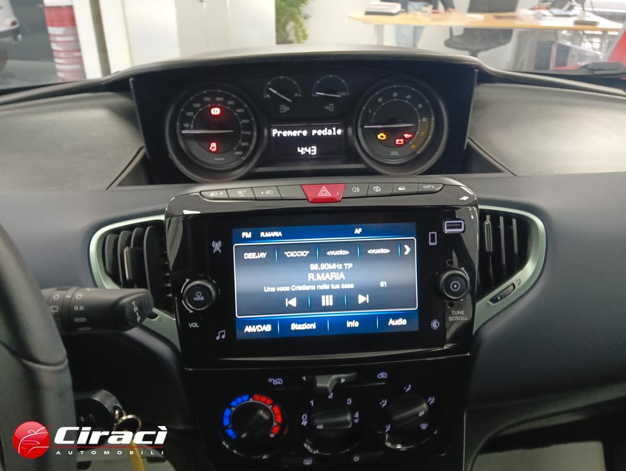 Lancia Ypsilon 1.0 5 p Hybrid Platino