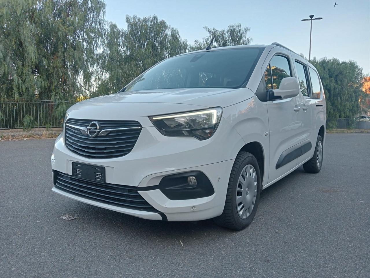 Opel Combo Life Pianale ribassato con rampa disabili in carrozzina