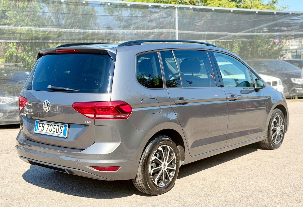 Volkswagen Touran 2016 1.6 TDI 7 posti OK NEOPATENTATI ! ! !