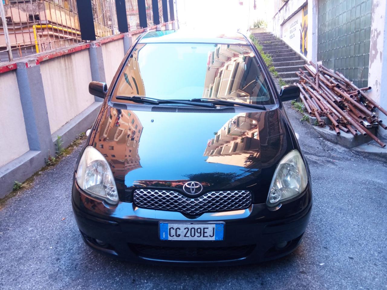 Toyota Yaris 1.3i 16V cat 3 porte Sol