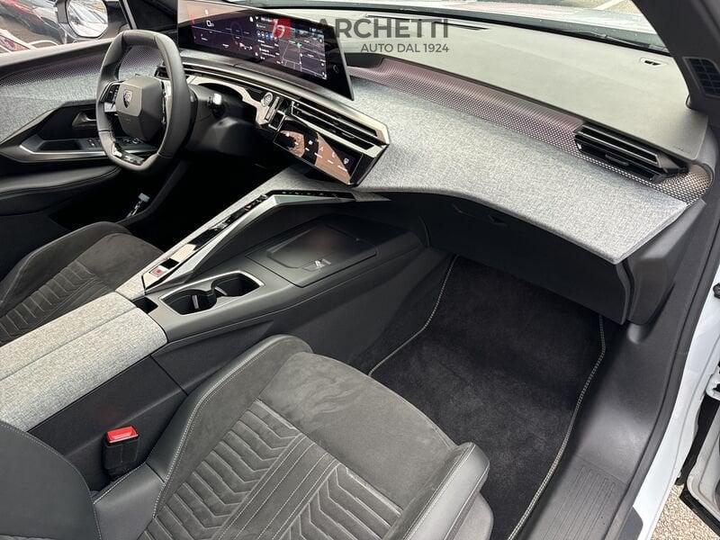 Peugeot 5008 (P74) Hybrid 136 e-DCS 6 GT