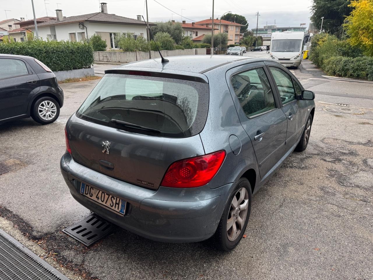 Peugeot 207 1.6 HDi 90CV 5p. XS