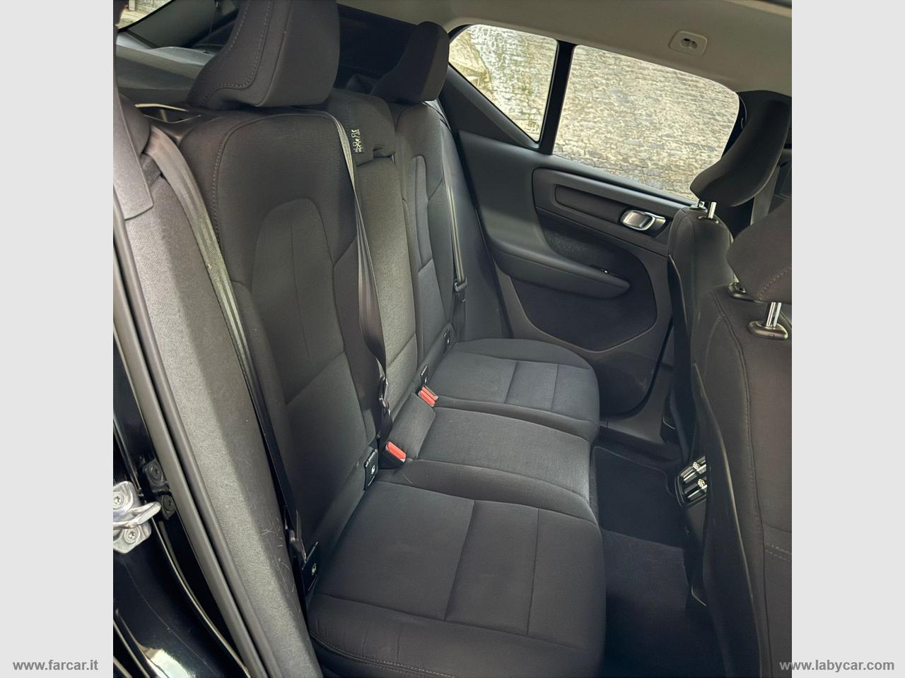 VOLVO XC40 D3 AWD Geartronic Momentum Core