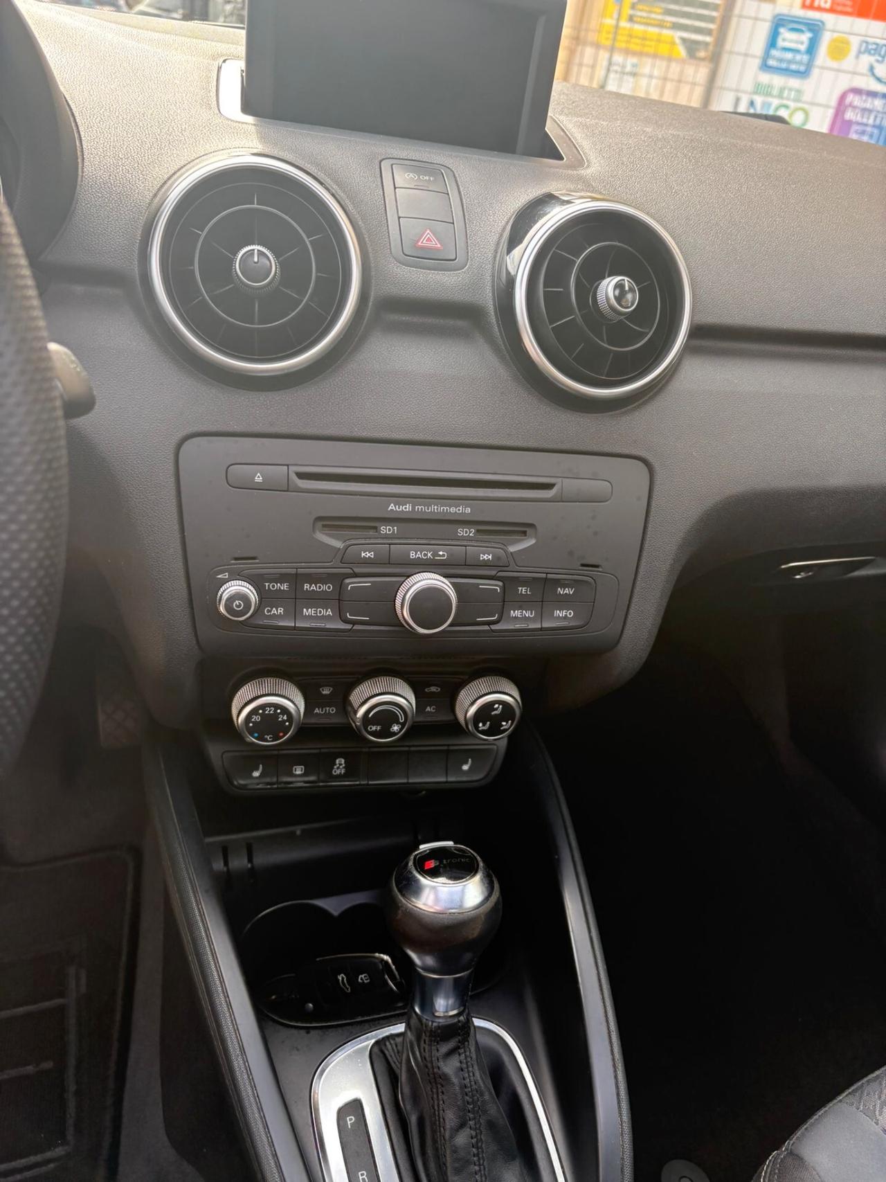 AUDI A 1 TETTO APRIBILE C AUTOMATICO
