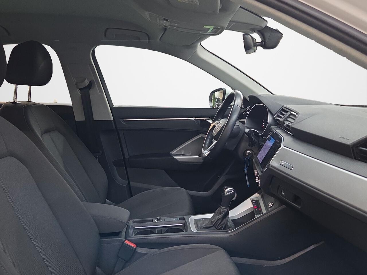 Audi Q3 45 TFSI e S tronic Business