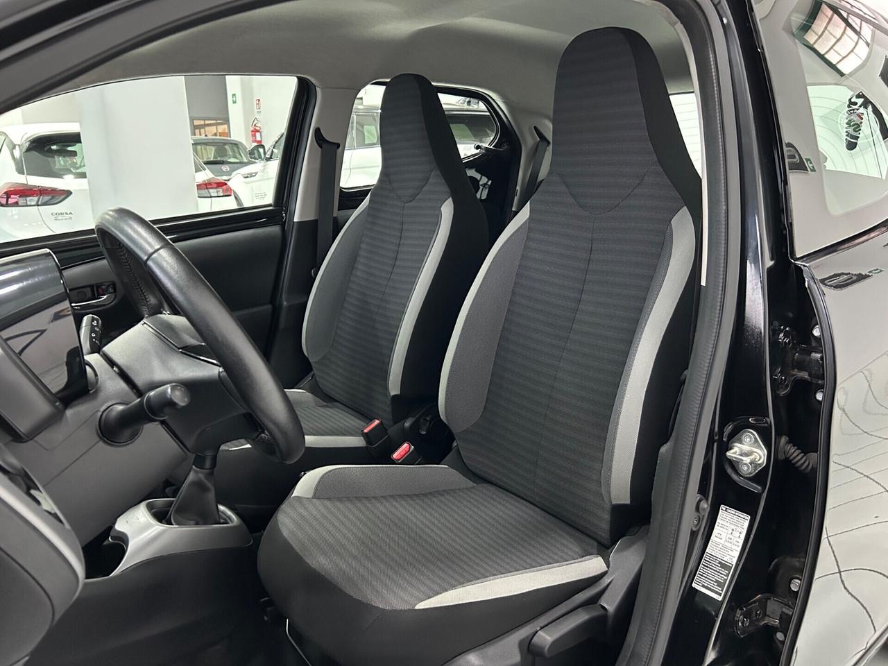 Toyota Aygo 1.0 VVT-i 72CV 5 porte x-play 29.000KM
