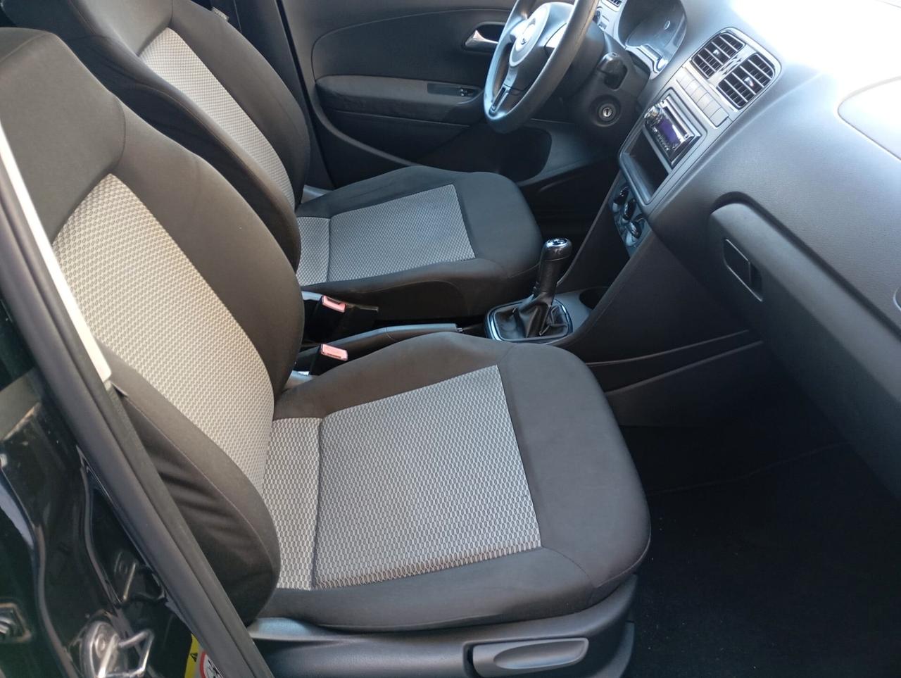 Volkswagen Polo 1.6 Comfortline-2010