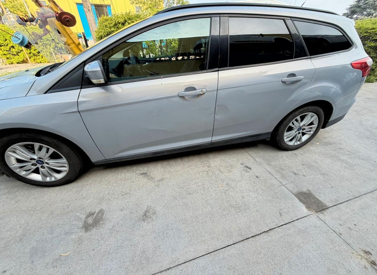 FORD FOCUS