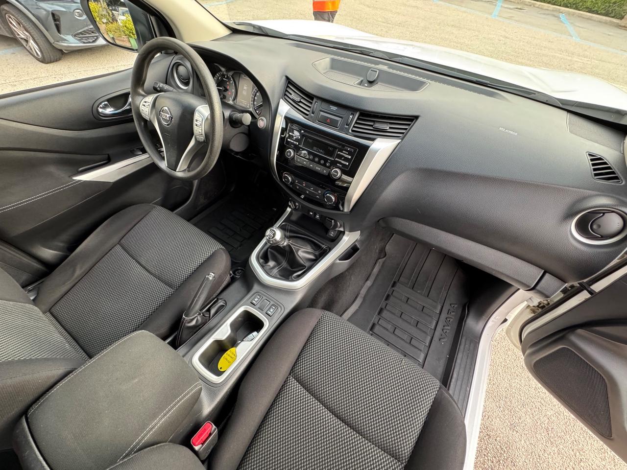 Nissan Navara 2.3 dCi 4WD King Cab N-Connecta, FULL