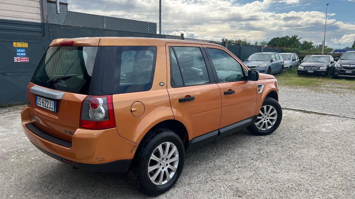 LAND ROVER - Freelander 2.2 td4 SE