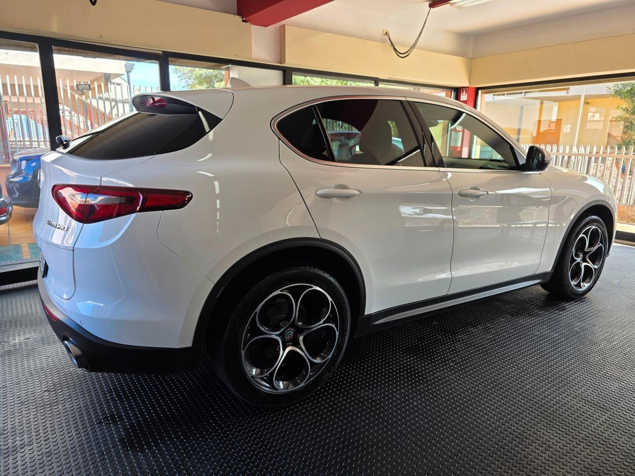 Alfa Romeo Stelvio LUSSO2.2 210cv Q4 2019 PROMO