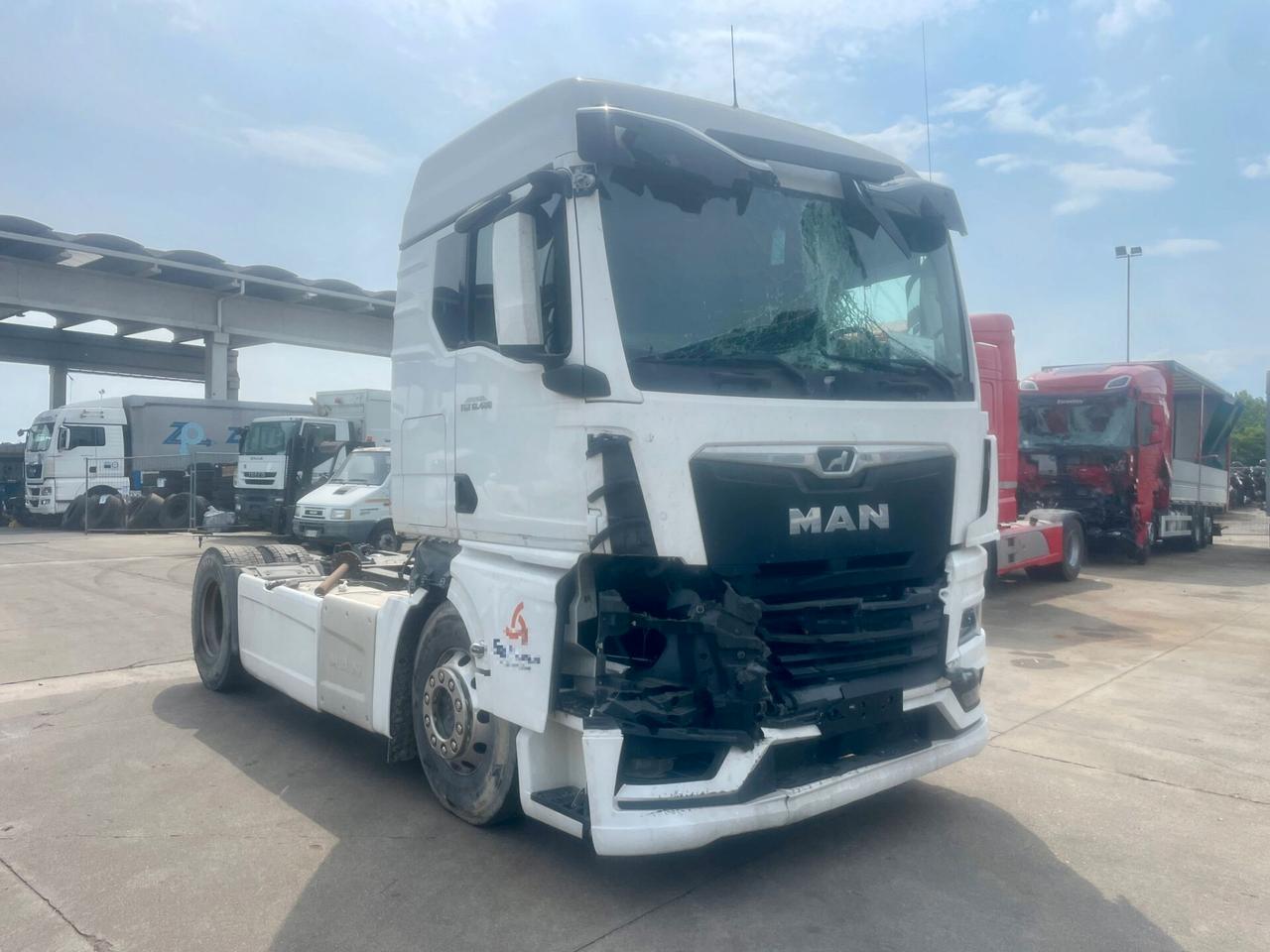 MAN TGX 18-480 EURO 6 *** VEICOLO SINISTRATO ***