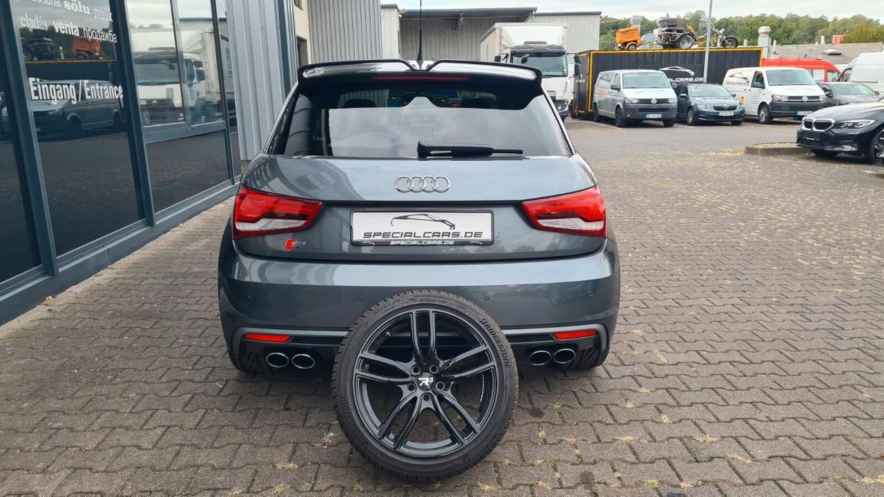 Audi A1 S1 SPB 2.0 TFSI quattro-NAVI