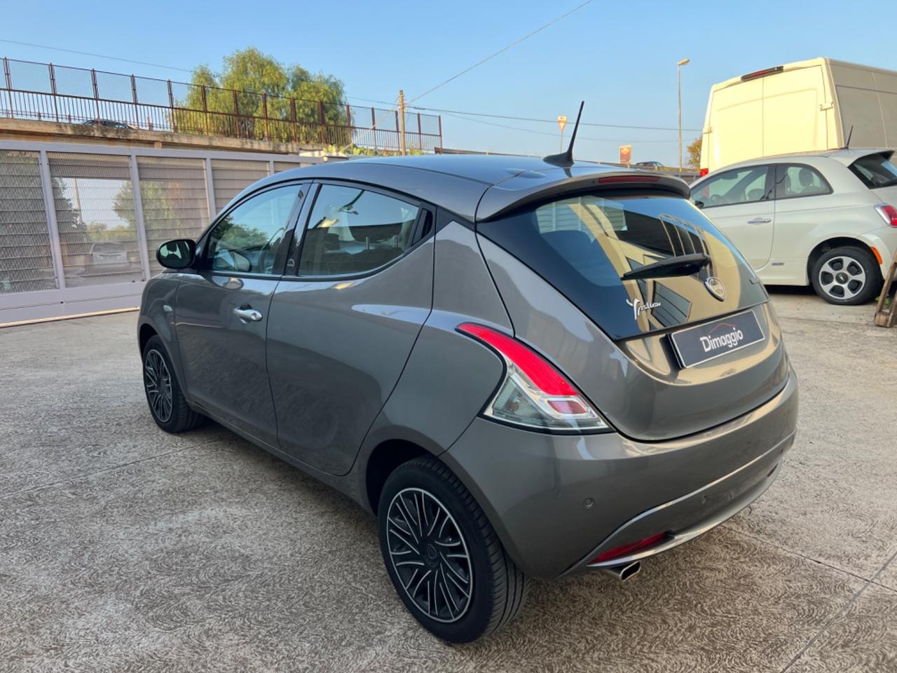 Lancia Ypsilon 1.0 Hybrid Gold | 2021