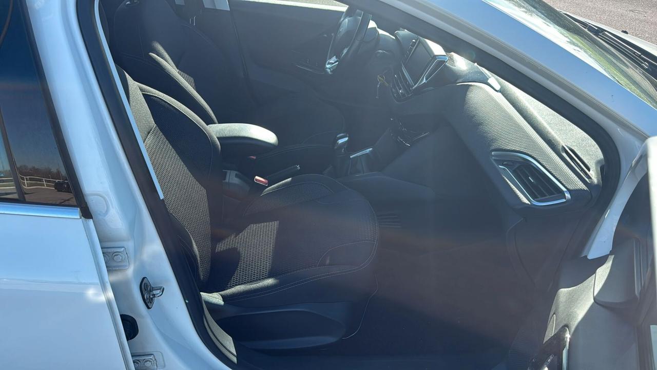 Peugeot 208 PureTech 82 5 porte Allure
