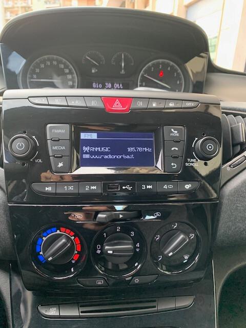 Lancia Ypsilon 1.2 69 CV 5 porte GPL Ecochic Elefantino Blu