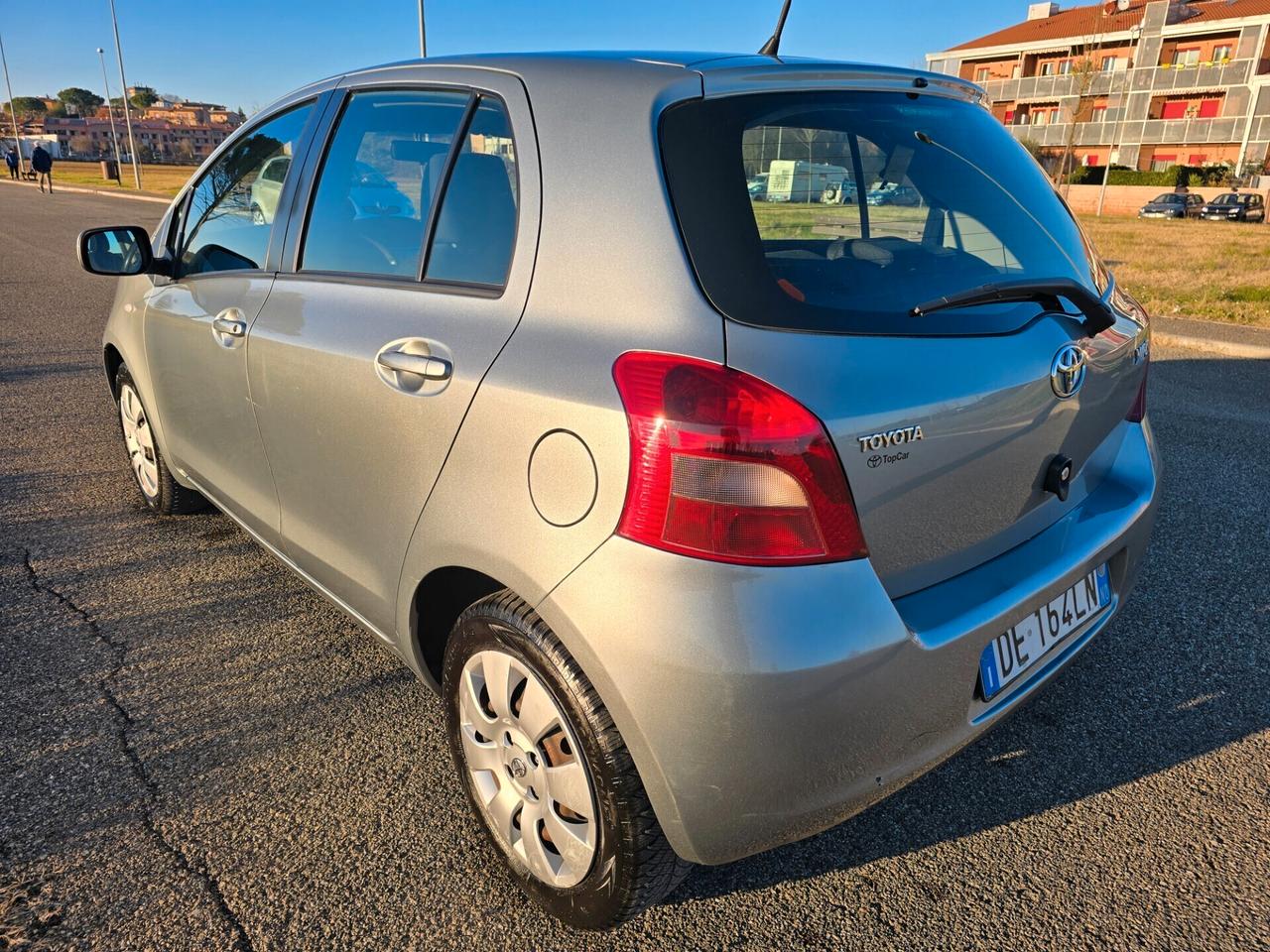 Toyota Yaris 1.0 5 porte Sol Neopatentati