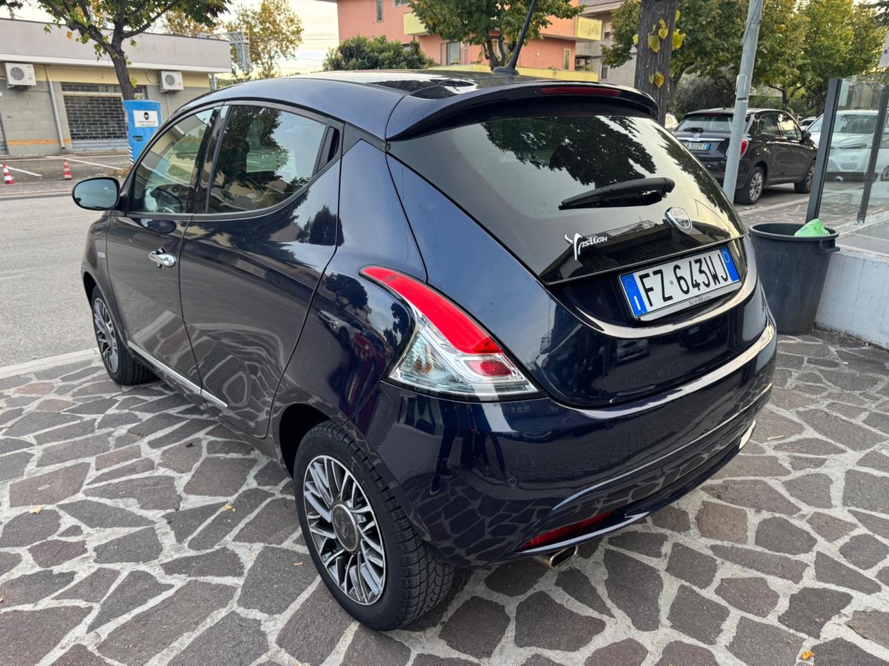 Lancia Ypsilon 1.2 69 CV 5 porte S&S Platinum (15 mila km!)