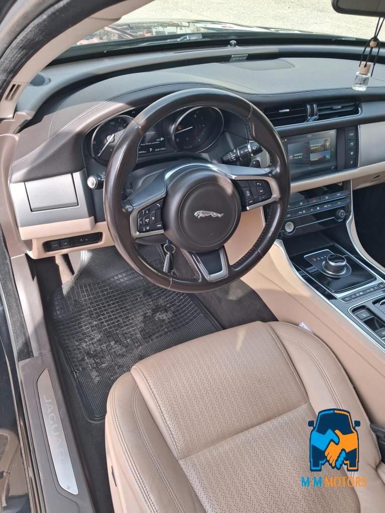 Jaguar XF Berlina XF 2.0d i4 Pure Business edition 163cv auto my18