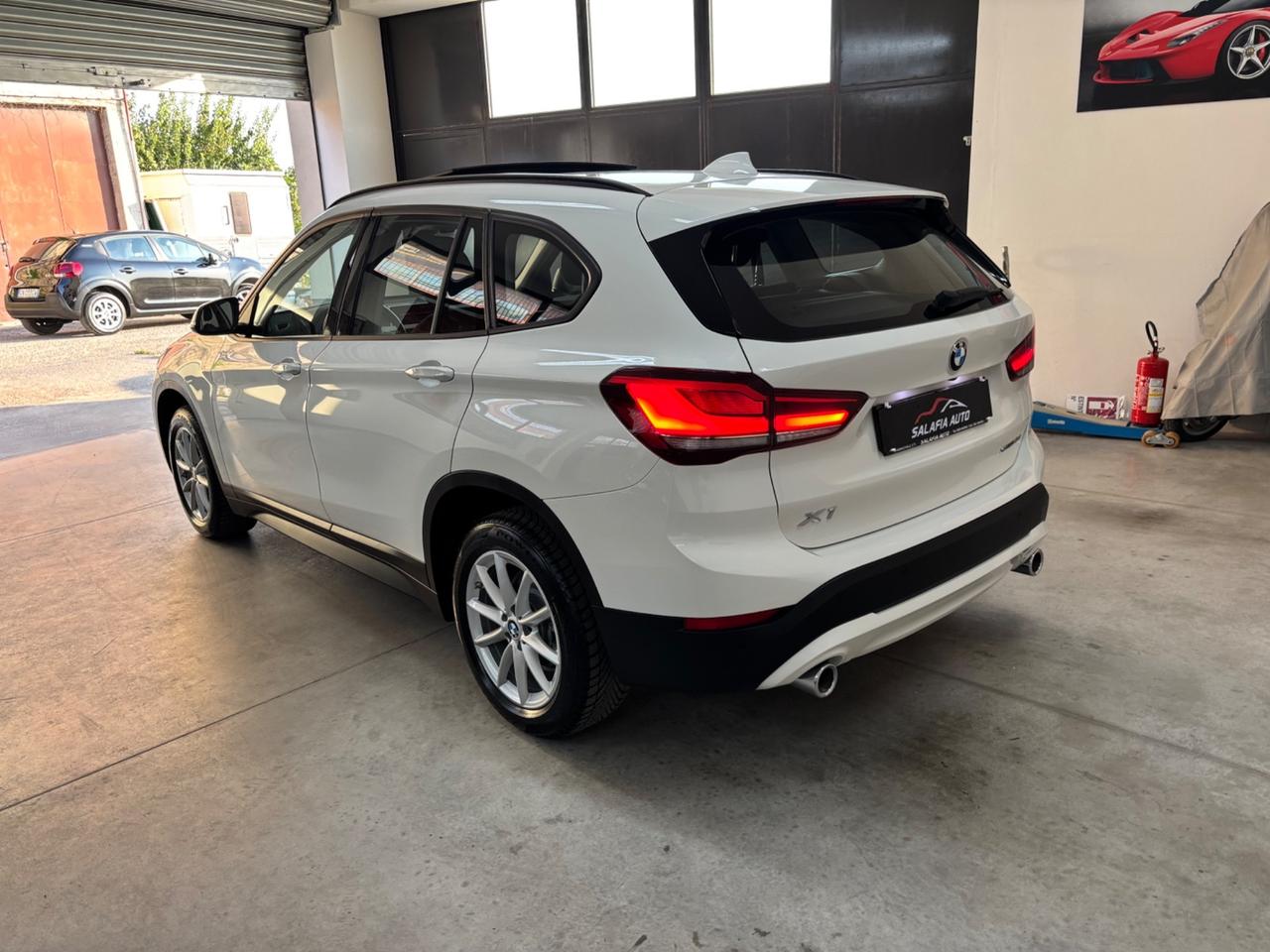 Bmw X1 sDrive18d Business Aut. 8 Steptronic Tetto panoramico