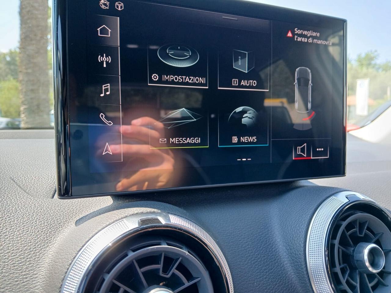 Audi Q2 35 TDI S tronic Identity Black-AZIENDALE