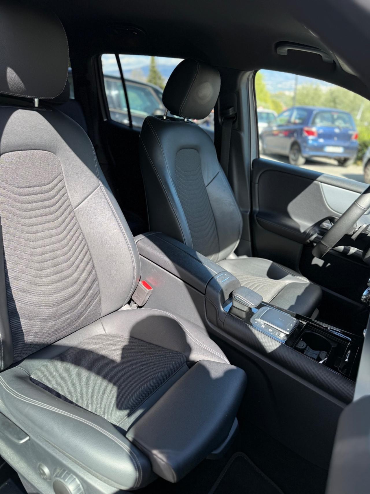 Mercedes-benzGLB 200 d Automatic SPORT