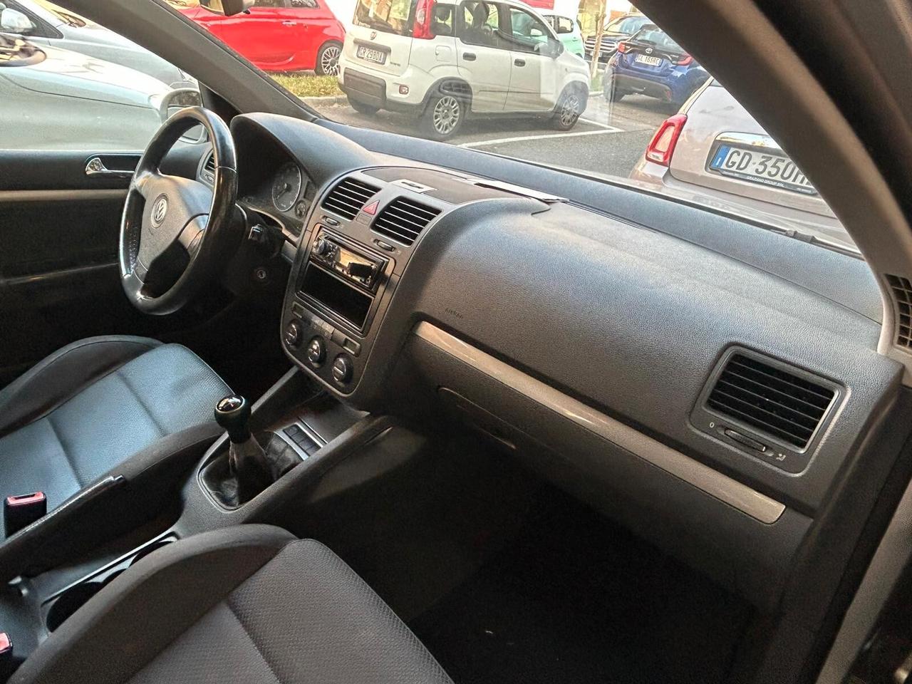 Volkswagen Golf 5p 1.6 fsi - ANCHE PER NEOPATENTATI