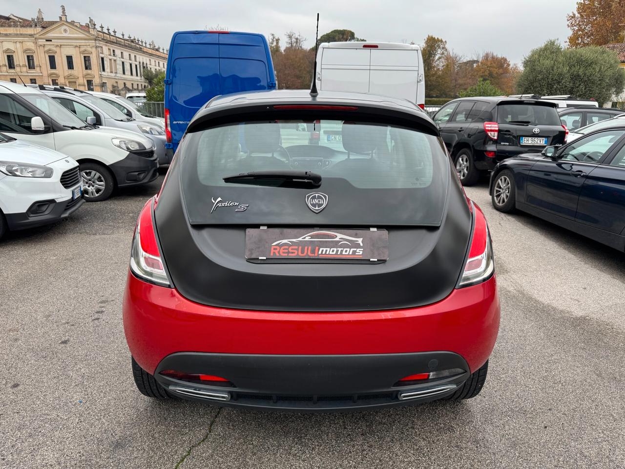 Lancia Ypsilon 1.2 69 CV 5 porte S Momodesign