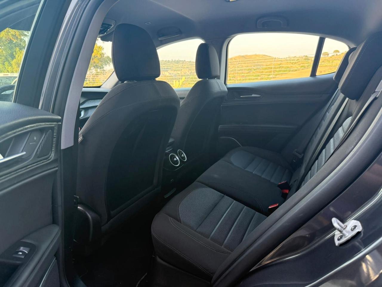 Alfa Romeo Stelvio 2.2 Turbodiesel 190 CV AT8 RWD Business