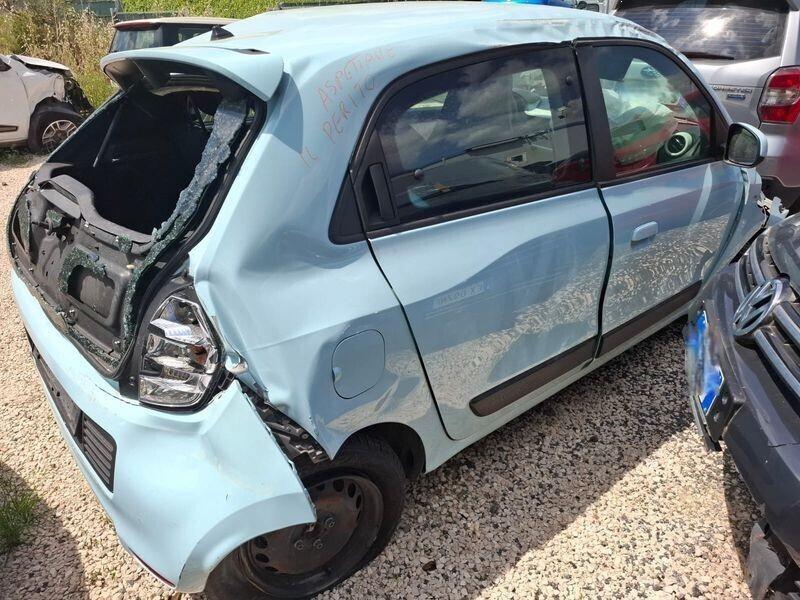 RENAULT TWINGO 900 BENZINAGPL 2019 SINISTRATA