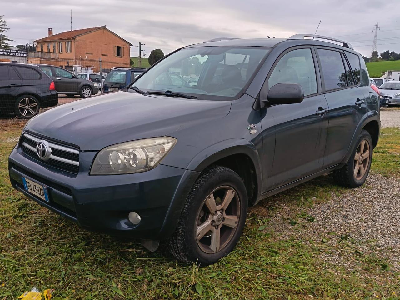 TOYOTA RAV4 2006 2.2 D-4D 177 CV Luxury PELLE NAVI CRUIS DA CONTROLLARE