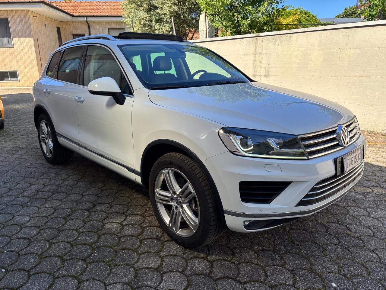 Volkswagen Touareg 3.0 TDI 262 CV R-line*Automatik*Tetto*Pelle